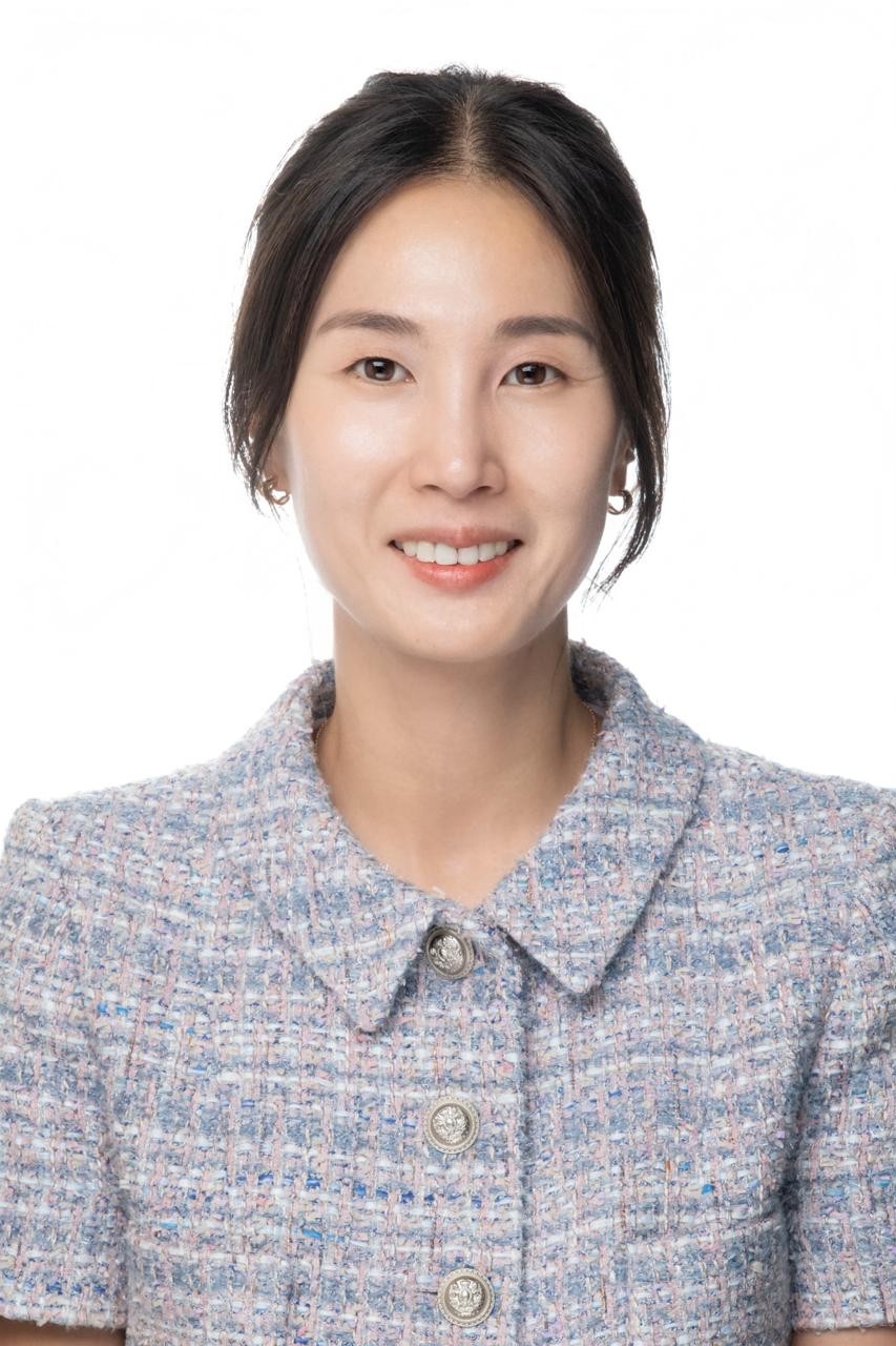 Gwina Baek – Account Manager